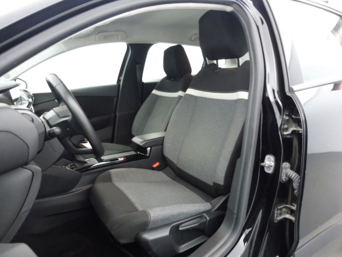 Mandataire Citroën C4 X 1.2 PURETECH 100 FEEL