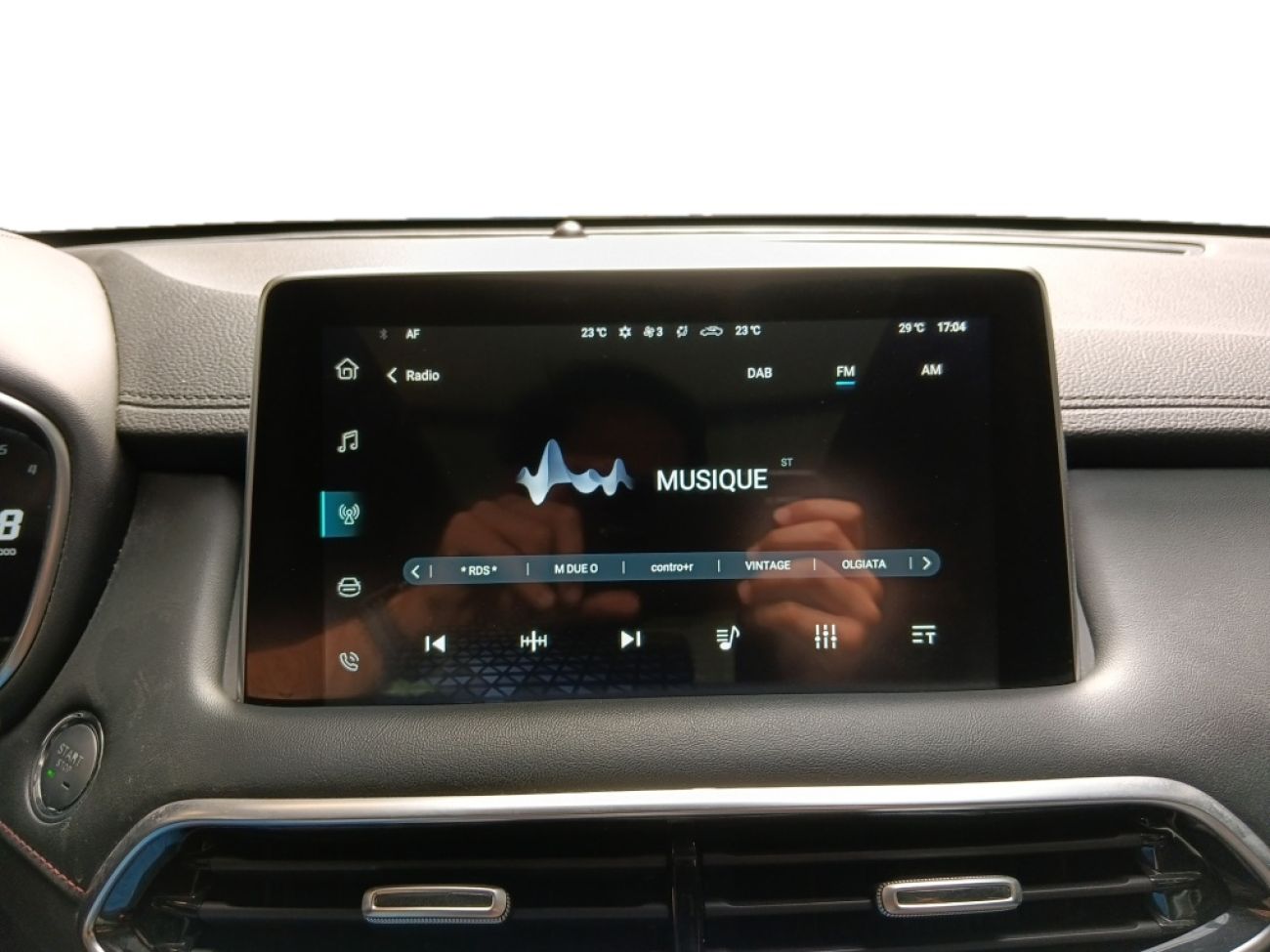 Mandataire MG HS 1.5 T-GDI 162 AT luxury