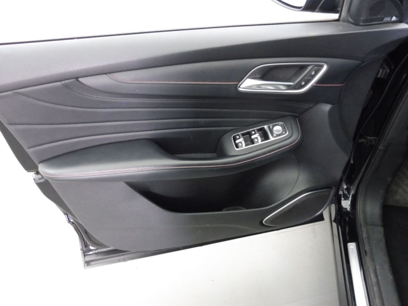 Mandataire MG HS 1.5 T-GDI 162 AT luxury