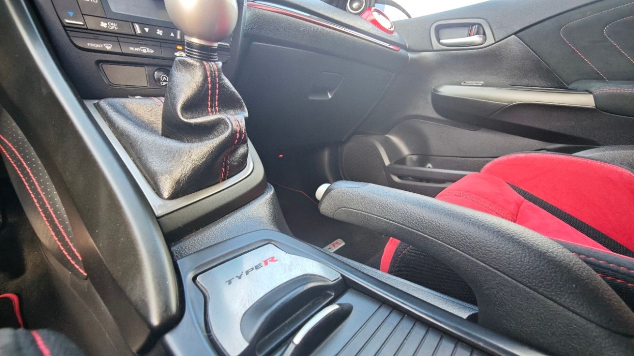 Mandataire HONDA CIVIC TYPE R 2.0 i-VTEC Type R GT FK2#06350
