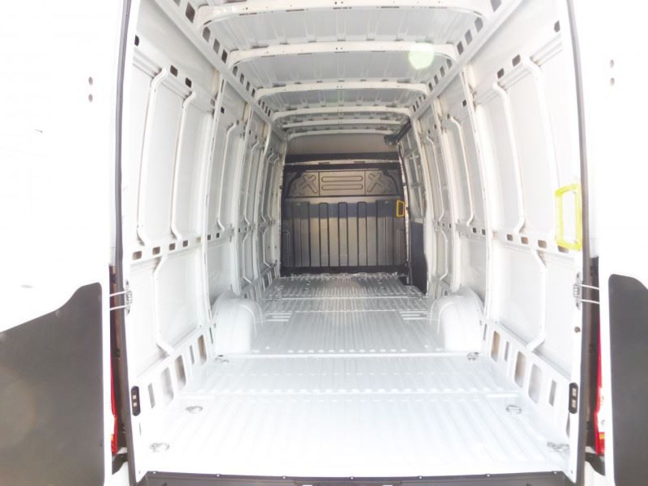 Mandataire IVECO Daily 35S18 3.0 V16 HI-MATIC H2 180CV