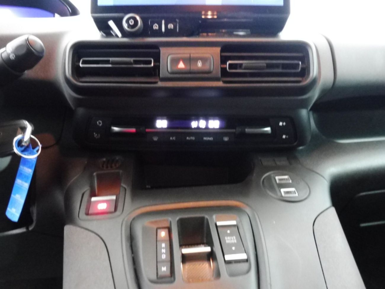 Mandataire PEUGEOT Rifter TAILLE XL - 1.5 BLUEHDI 130CH S&S GT EAT8 7 PLACES