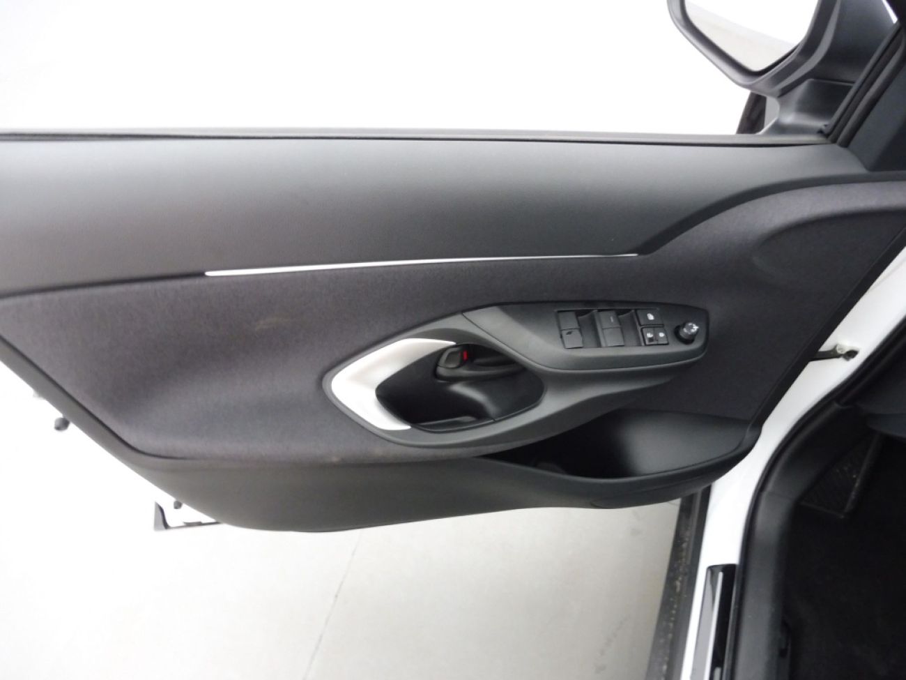 Mandataire TOYOTA YARIS CROSS 116H DYNAMIC MC24