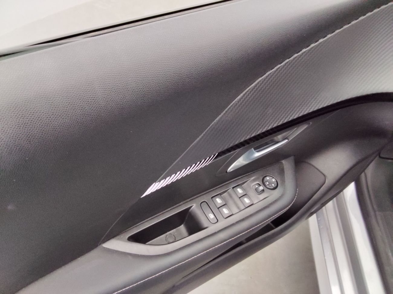 Mandataire PEUGEOT 208 1.2 100CH S&S ALLURE