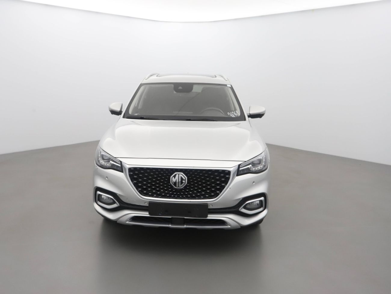 Mandataire MG HS 1.5 T-GDI 162 AT luxury