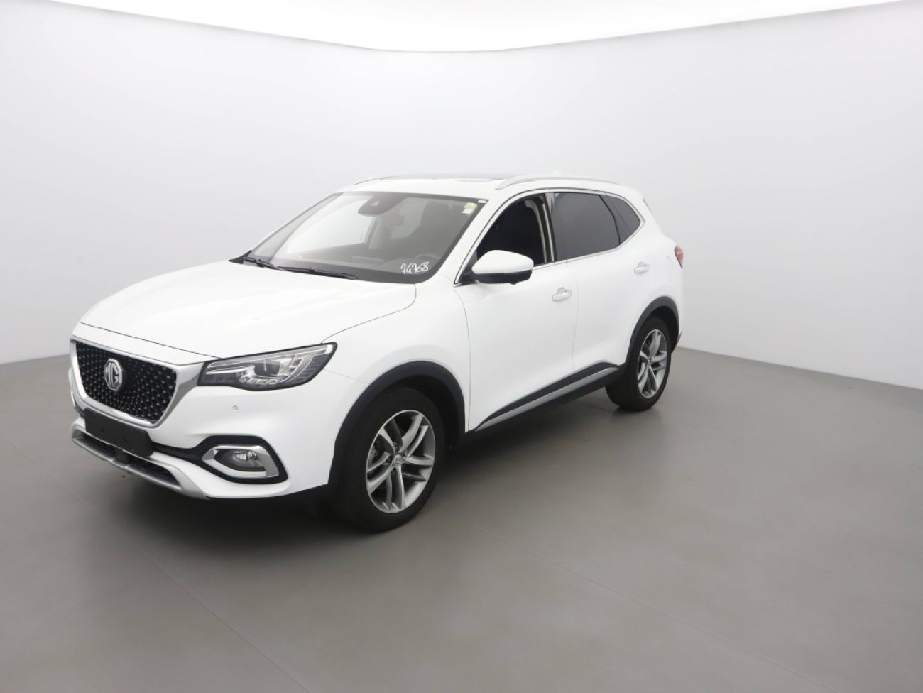 Mandataire MG HS 1.5 T-GDI 162 AT luxury