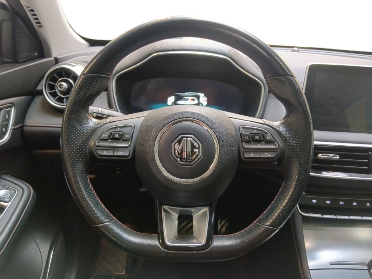 Mandataire MG HS 1.5 T-GDI 162 AT luxury