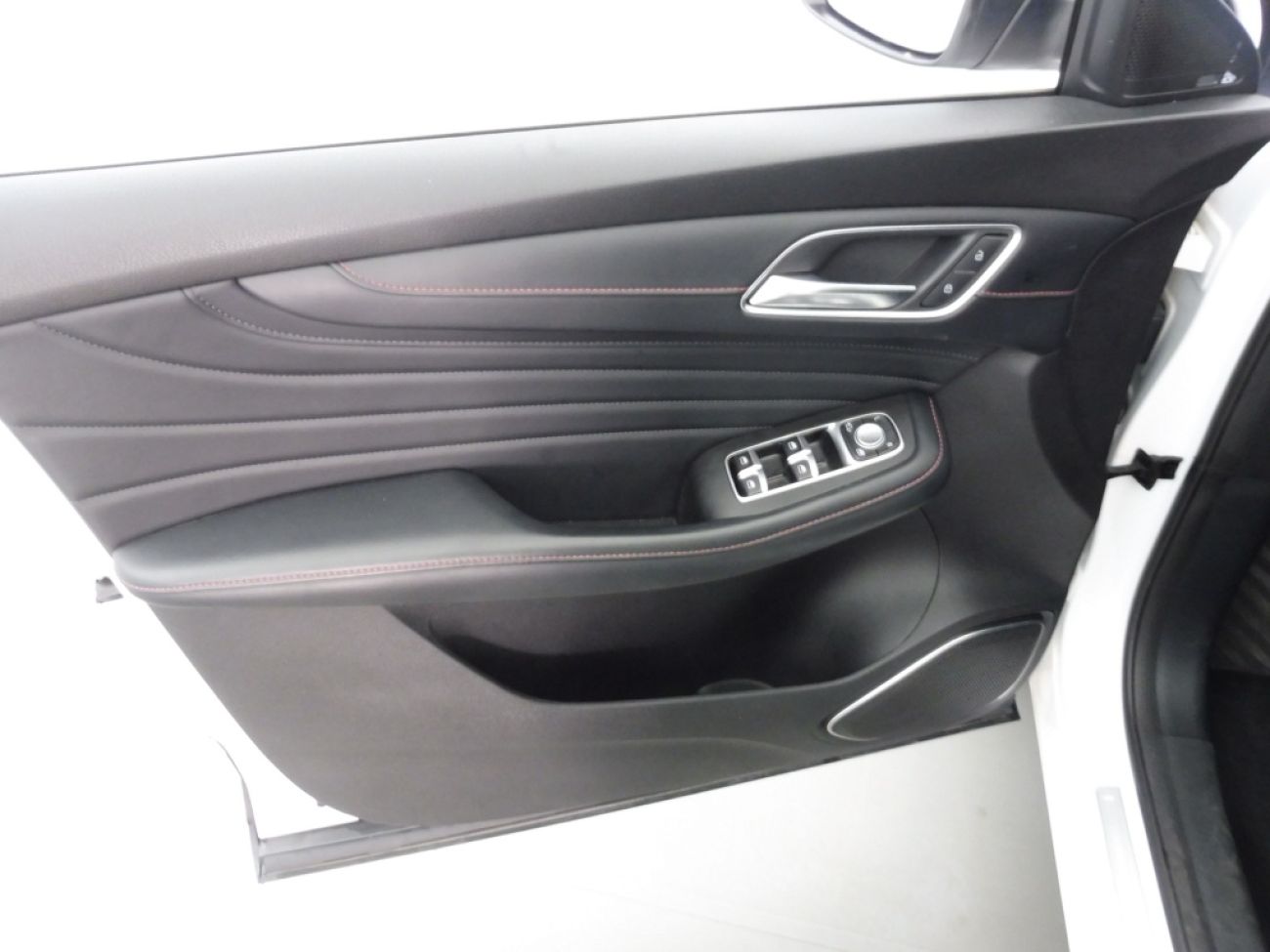 Mandataire MG HS 1.5 T-GDI 162 AT luxury