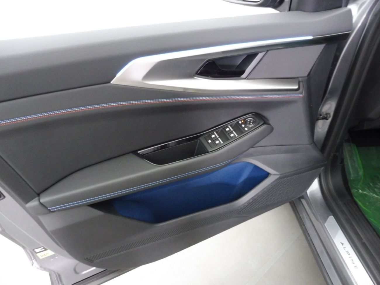 Mandataire RENAULT RAFALE 1.2 E-TECH FULL HYBRID 200CH ESPRIT ALPINE - 25