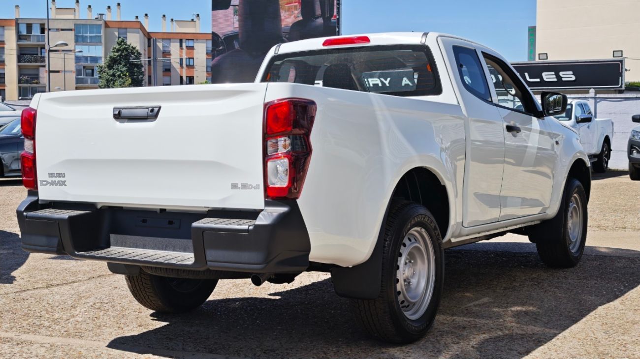 Mandataire ISUZU D-MAX NOUVEAU 2.2L SPACE B-STRONG BOITE MANUELLE