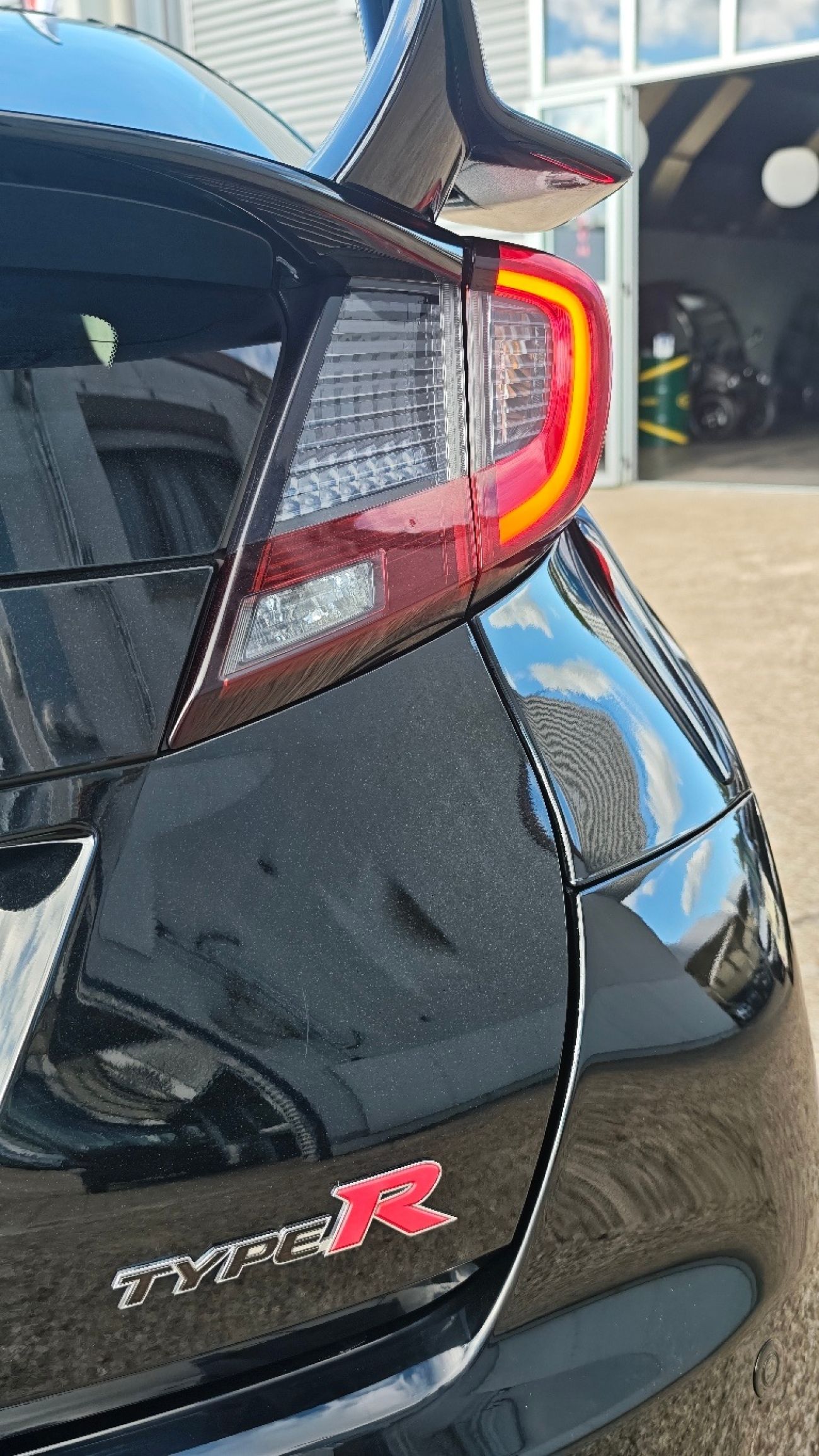 Mandataire HONDA CIVIC TYPE R 2.0 i-VTEC Type R GT FK2#06350