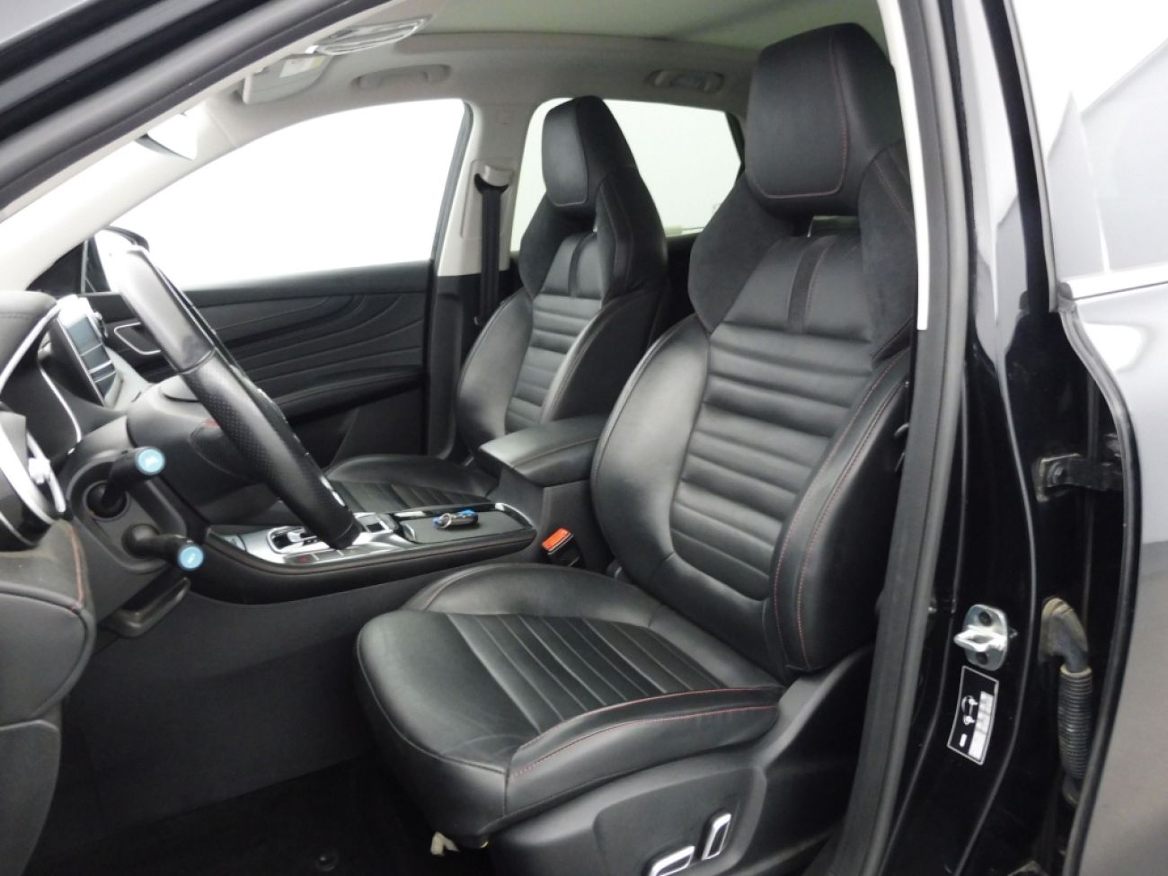 Mandataire MG HS 1.5 T-GDI 162 AT luxury