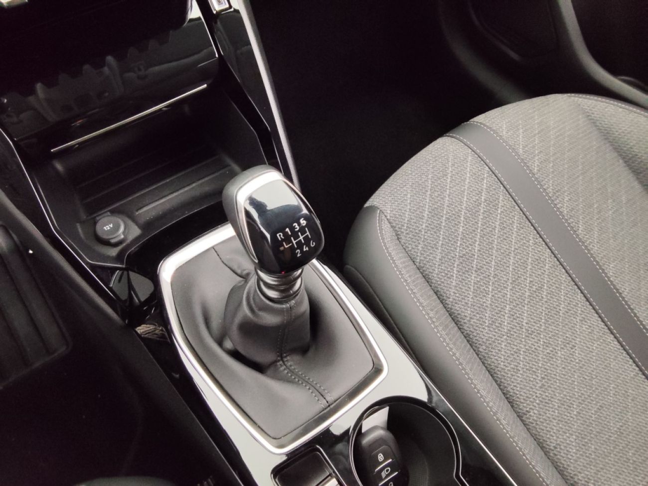 Mandataire PEUGEOT 208 1.2 100CH S&S ALLURE