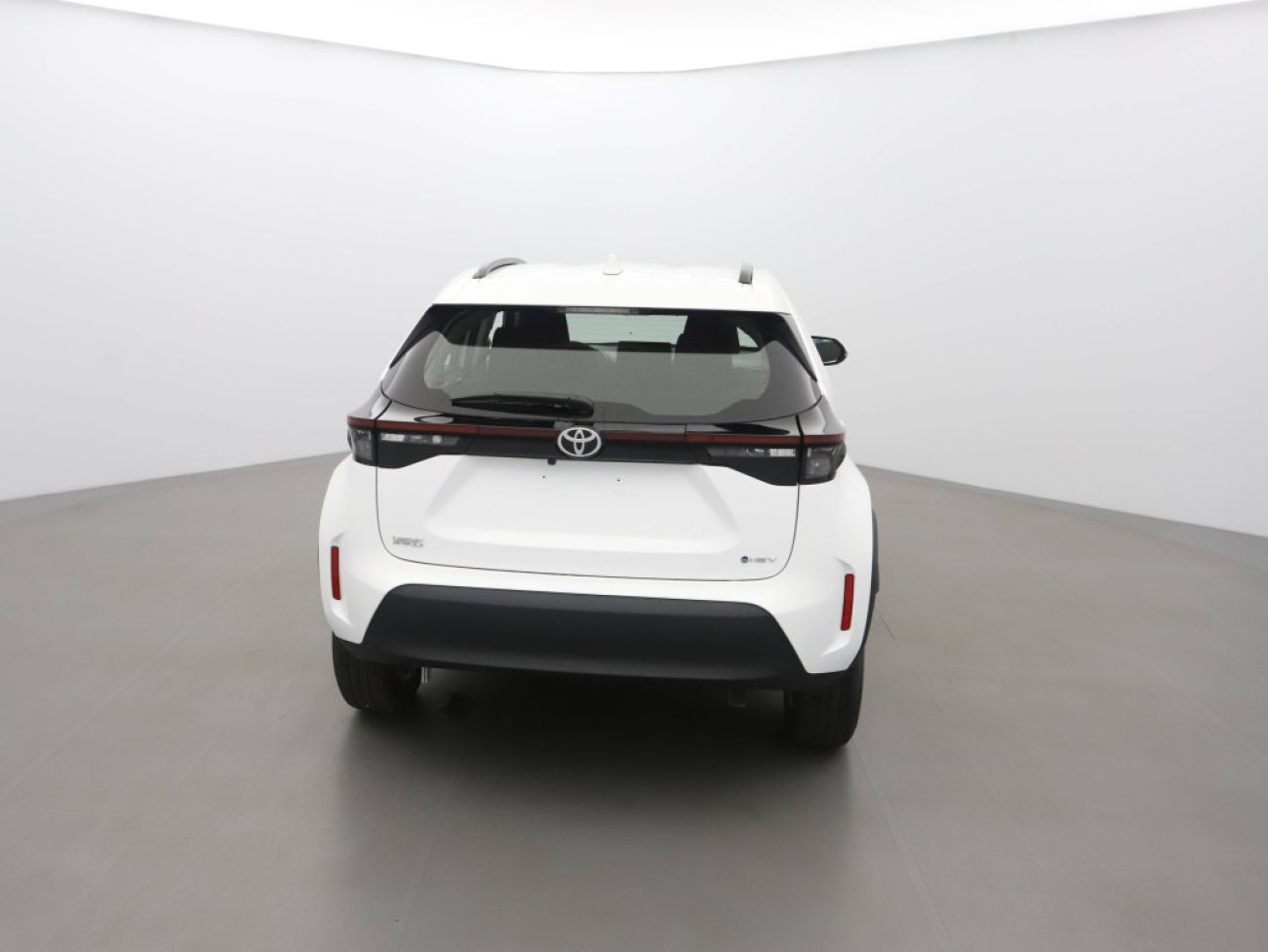 Mandataire TOYOTA YARIS CROSS 116H DYNAMIC MC24