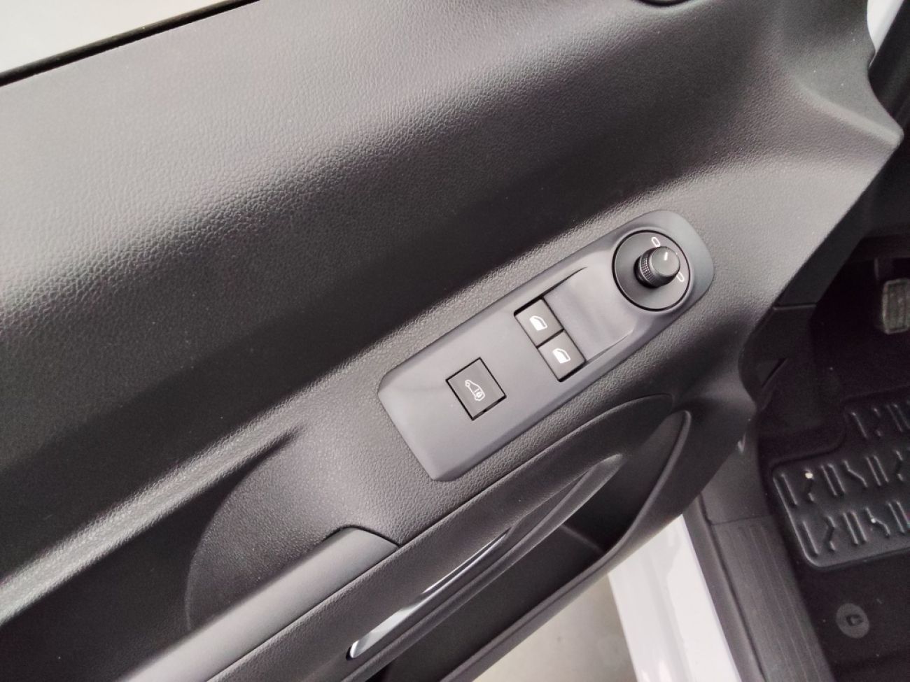 Mandataire PEUGEOT Partner M 650KG BLUEHDI 100CH S&S