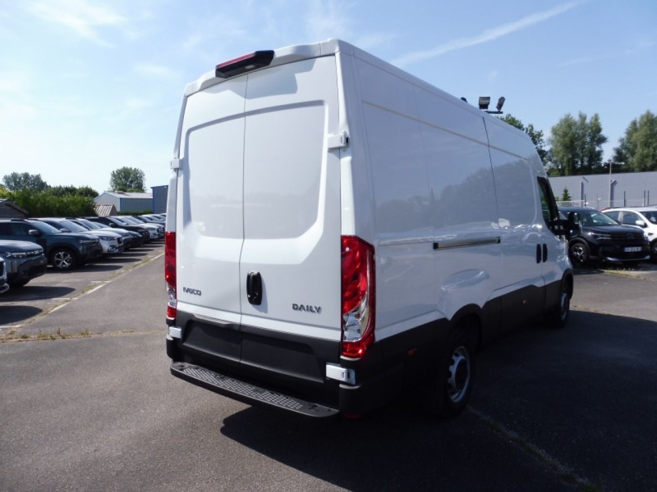 Mandataire IVECO Daily 35S16 2.3 V12 HI-MATIC 156CV
