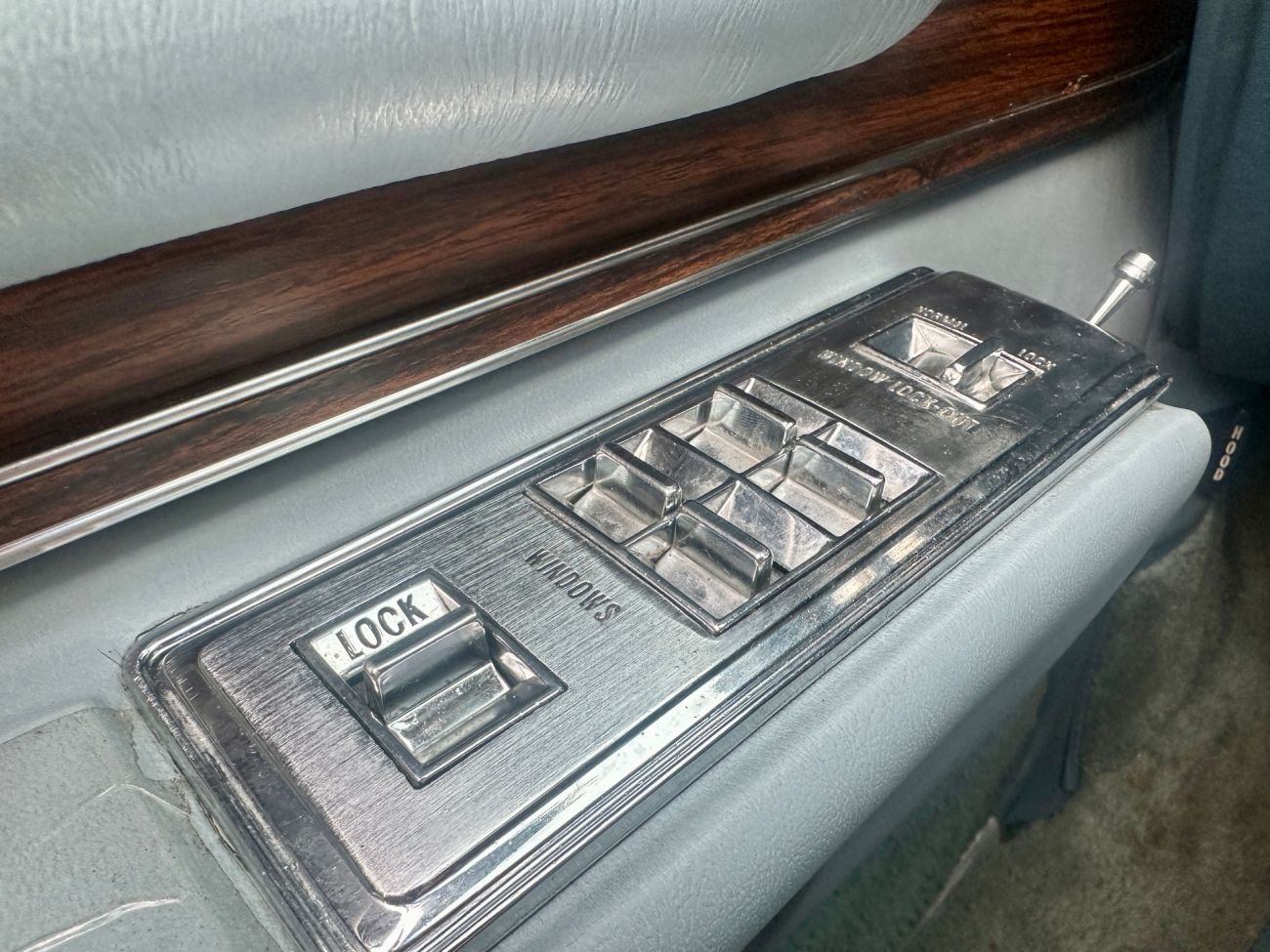 Mandataire CADILLAC ELDORADO CABRIOLET V8 500 CI 8.2