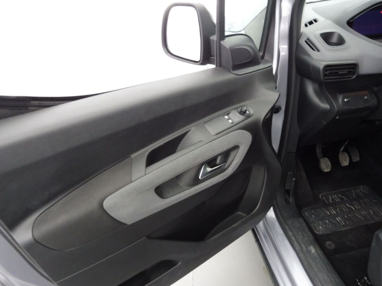 Mandataire PEUGEOT RIFTER TAILLE M - 1.5 BLUEHDI 100CH S&S ALLURE 5 PLACES