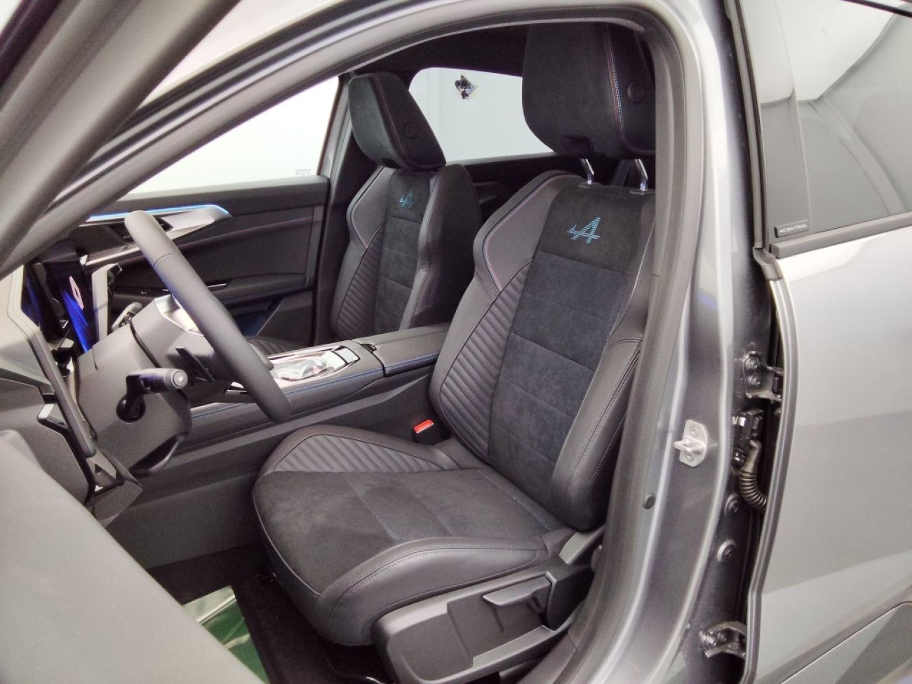Mandataire RENAULT RAFALE 1.2 E-TECH FULL HYBRID 200CH ESPRIT ALPINE - 25