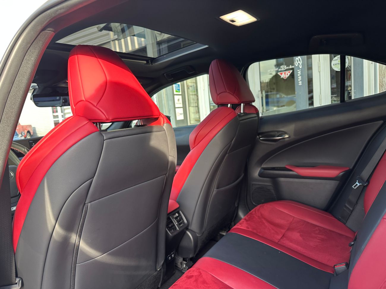 Mandataire LEXUS UX 250h 2WD F SPORT