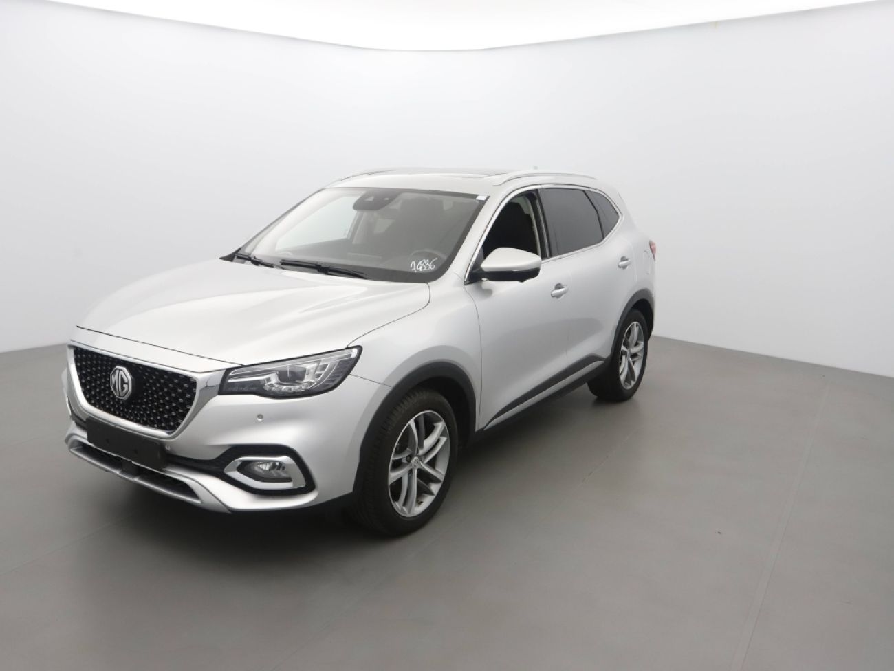 Mandataire MG HS 1.5 T-GDI 162 AT luxury