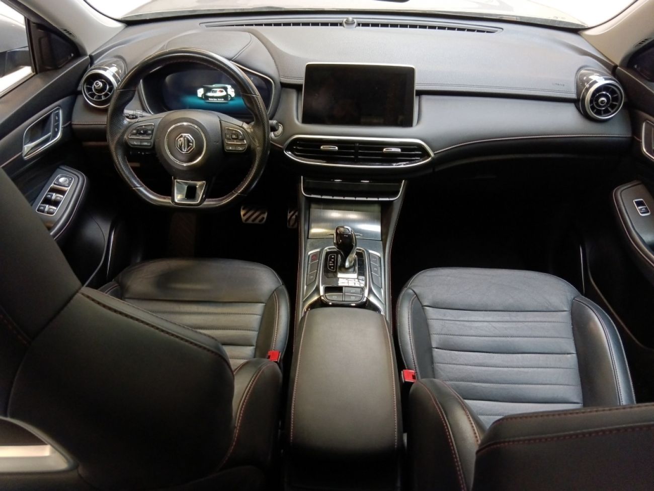 Mandataire MG HS 1.5 T-GDI 162 AT luxury