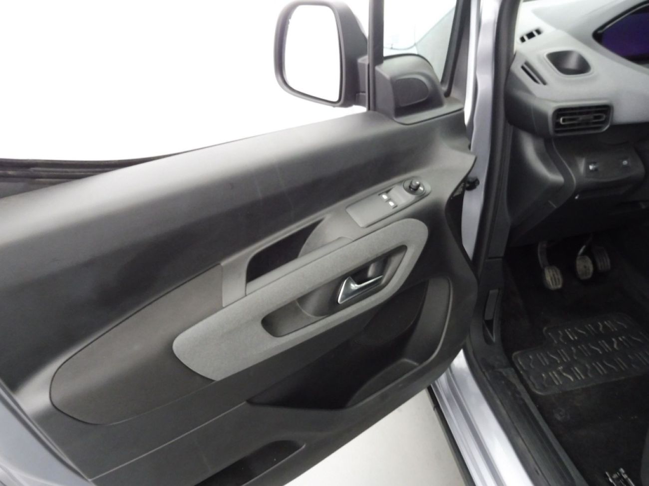 Mandataire PEUGEOT RIFTER TAILLE M - 1.5 BLUEHDI 100CH S&S ALLURE 5 PLACES