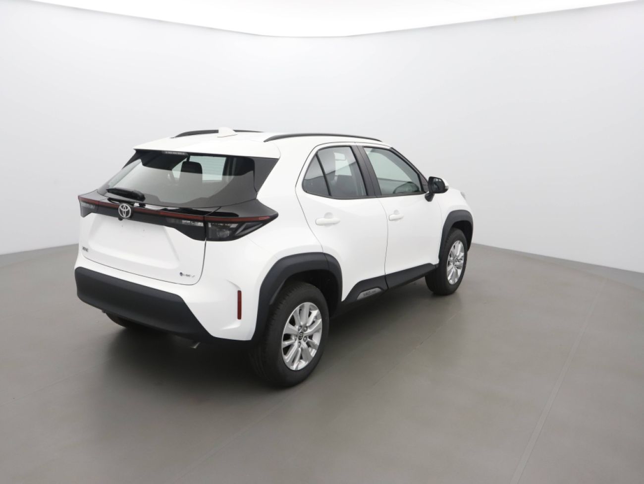 Mandataire TOYOTA YARIS CROSS 116H DYNAMIC MC24