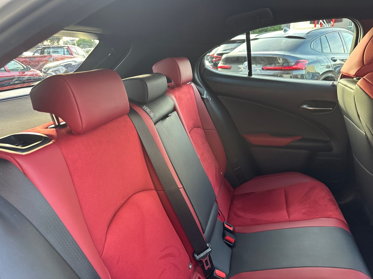 Mandataire LEXUS UX 250h 2WD F SPORT