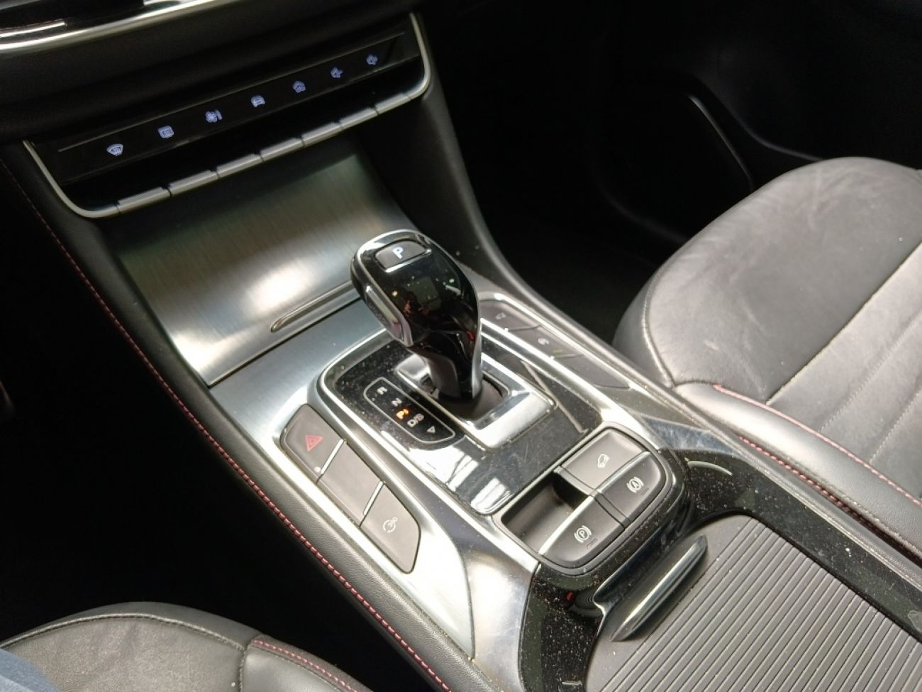Mandataire MG HS 1.5 T-GDI 162 AT luxury