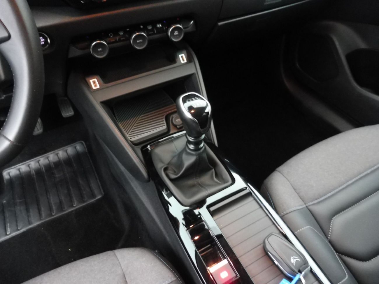 Mandataire Citroën C4 1.2 PURETECH 130shine