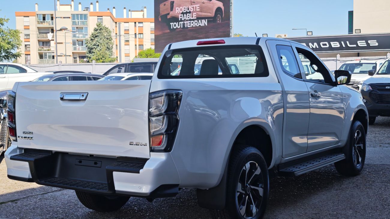 Mandataire ISUZU D-MAX NOUVEAU 2.2L SPACE PRESTIGE