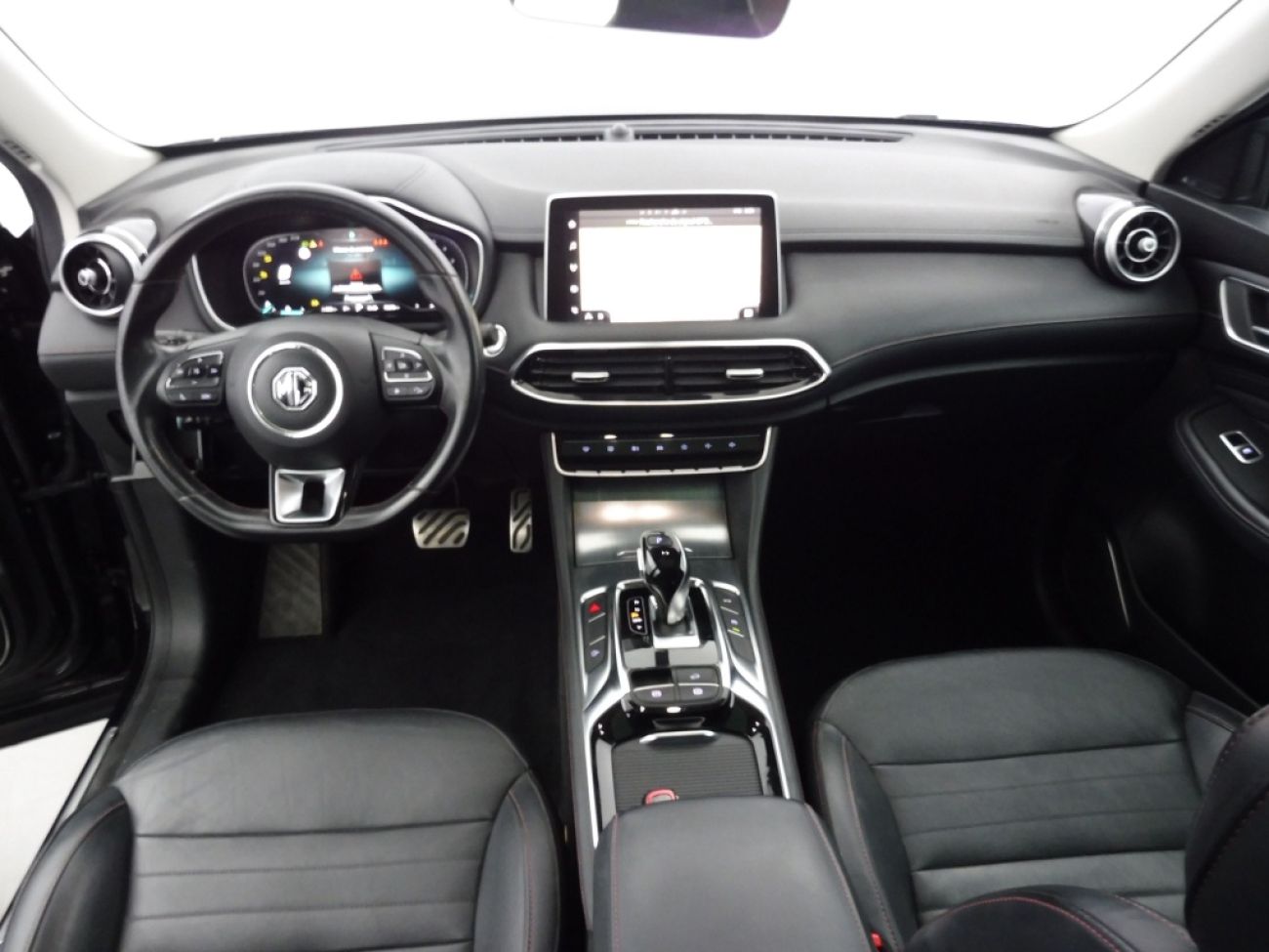 Mandataire MG HS 1.5 T-GDI 162 AT luxury