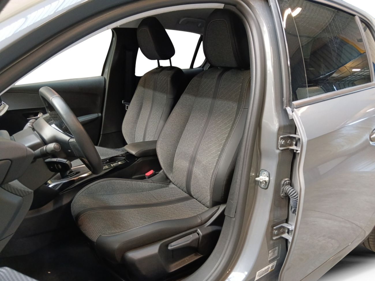 Mandataire PEUGEOT 208 1.2 100CH S&S ALLURE