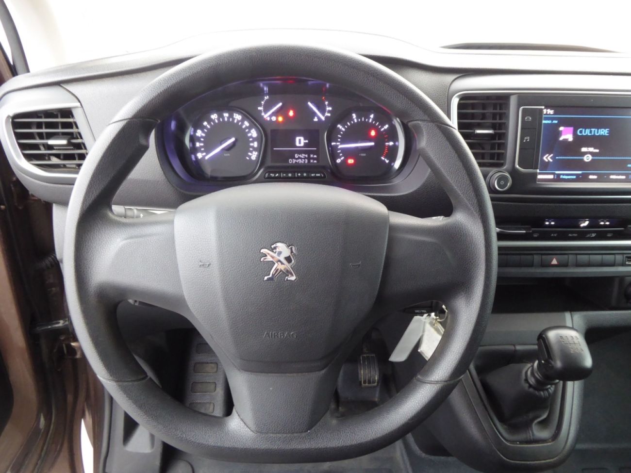 Mandataire PEUGEOT TRAVELLER 1.5 BLUEHDI 120CH S&S LONG BUSINESS 9 PLACES