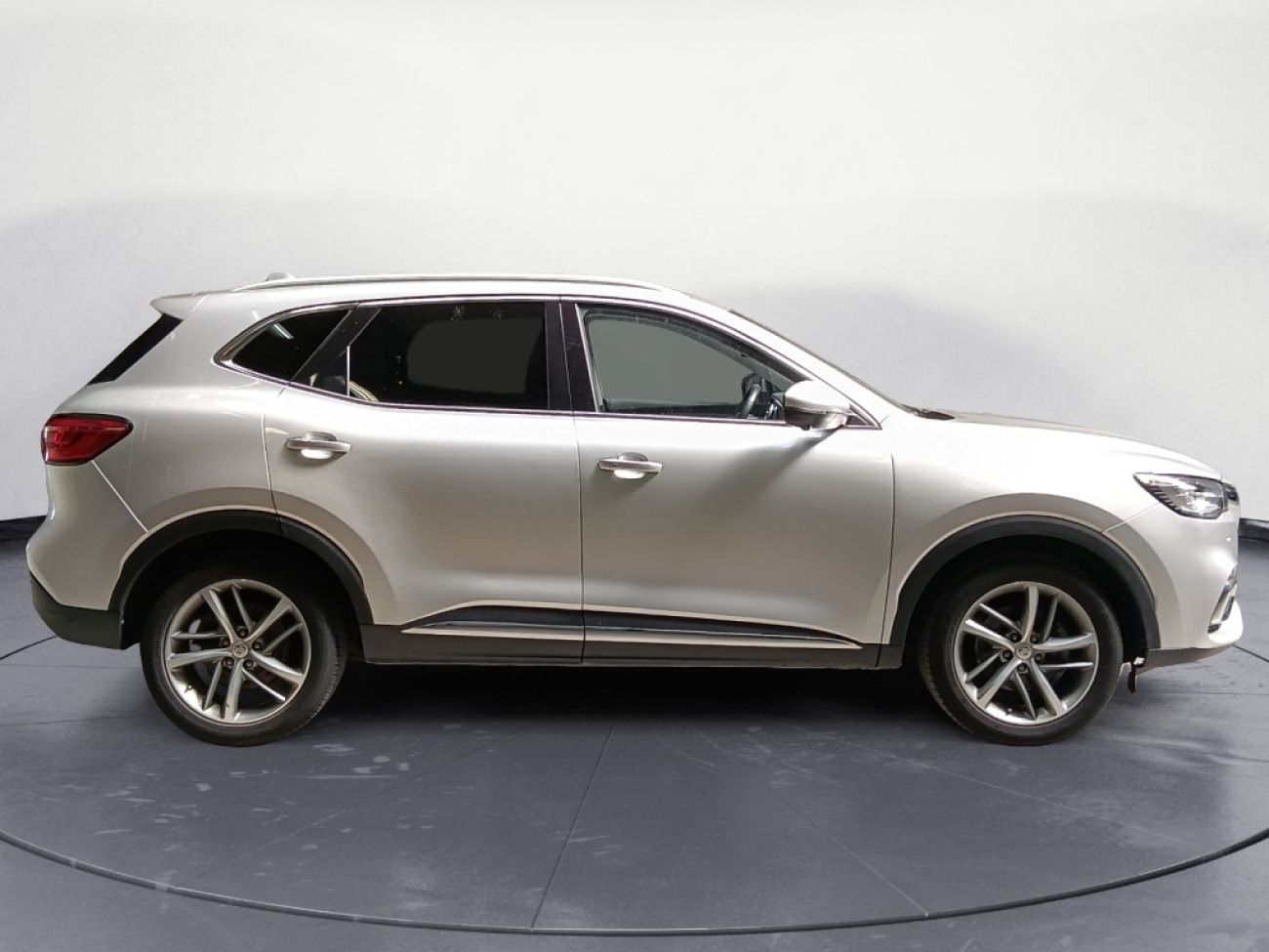 Mandataire MG HS 1.5 T-GDI 162 AT luxury