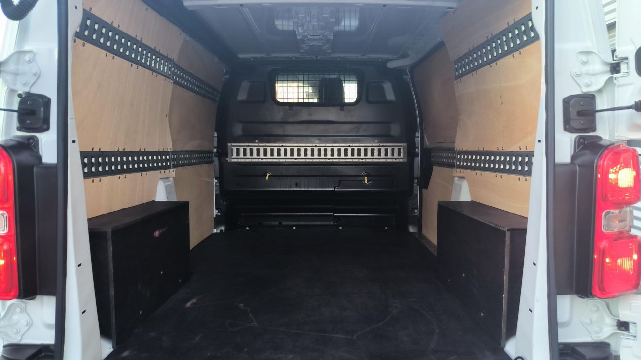 Mandataire TOYOTA PROACE FOURGON RC21 MEDIUM 2.0L 140 D-4D BVM6 DYNAMIC