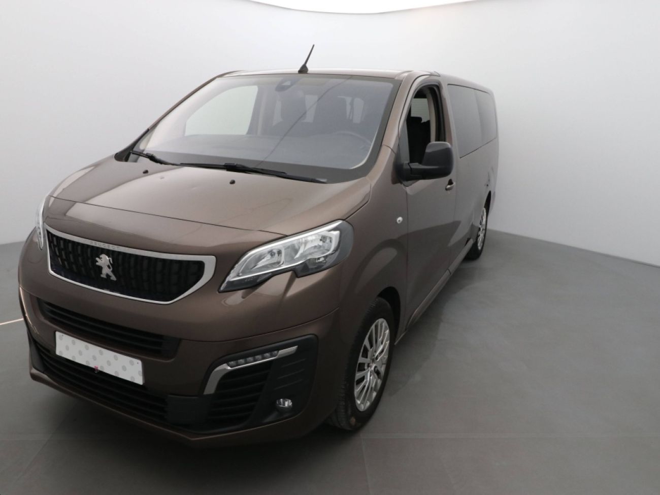 Mandataire PEUGEOT TRAVELLER 1.5 BLUEHDI 120CH S&S LONG BUSINESS 9 PLACES
