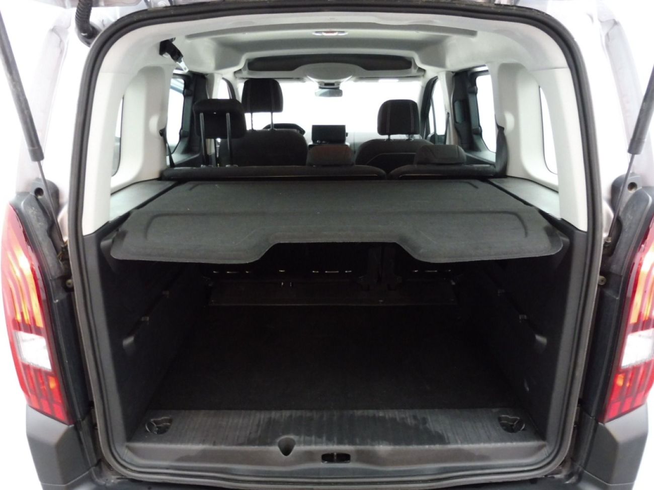 Mandataire PEUGEOT RIFTER TAILLE M - 1.5 BLUEHDI 100CH S&S ALLURE 5 PLACES