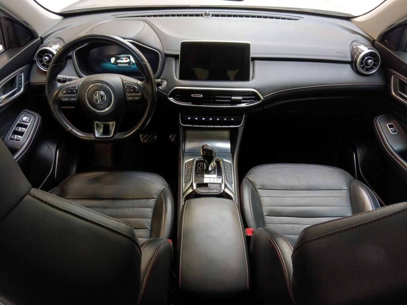 Mandataire MG HS 1.5 T-GDI 162 AT luxury