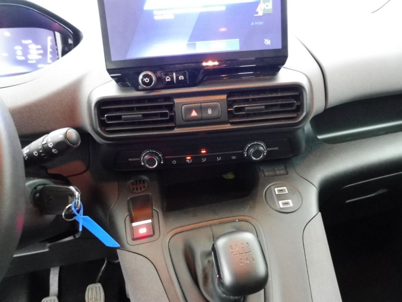 Mandataire PEUGEOT RIFTER TAILLE M - 1.5 BLUEHDI 100CH S&S ALLURE 5 PLACES