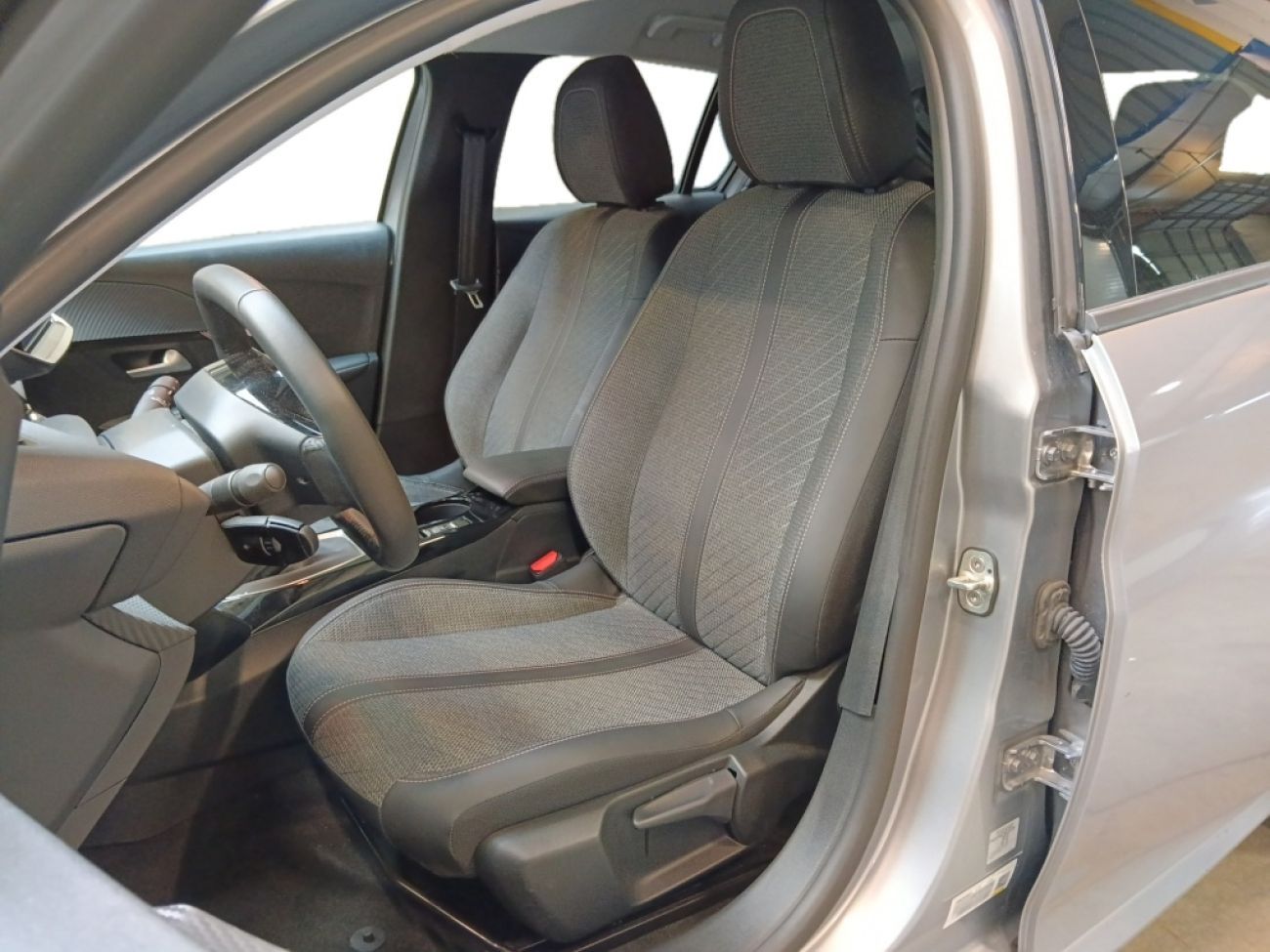 Mandataire PEUGEOT 208 1.2 100CH S&S ALLURE