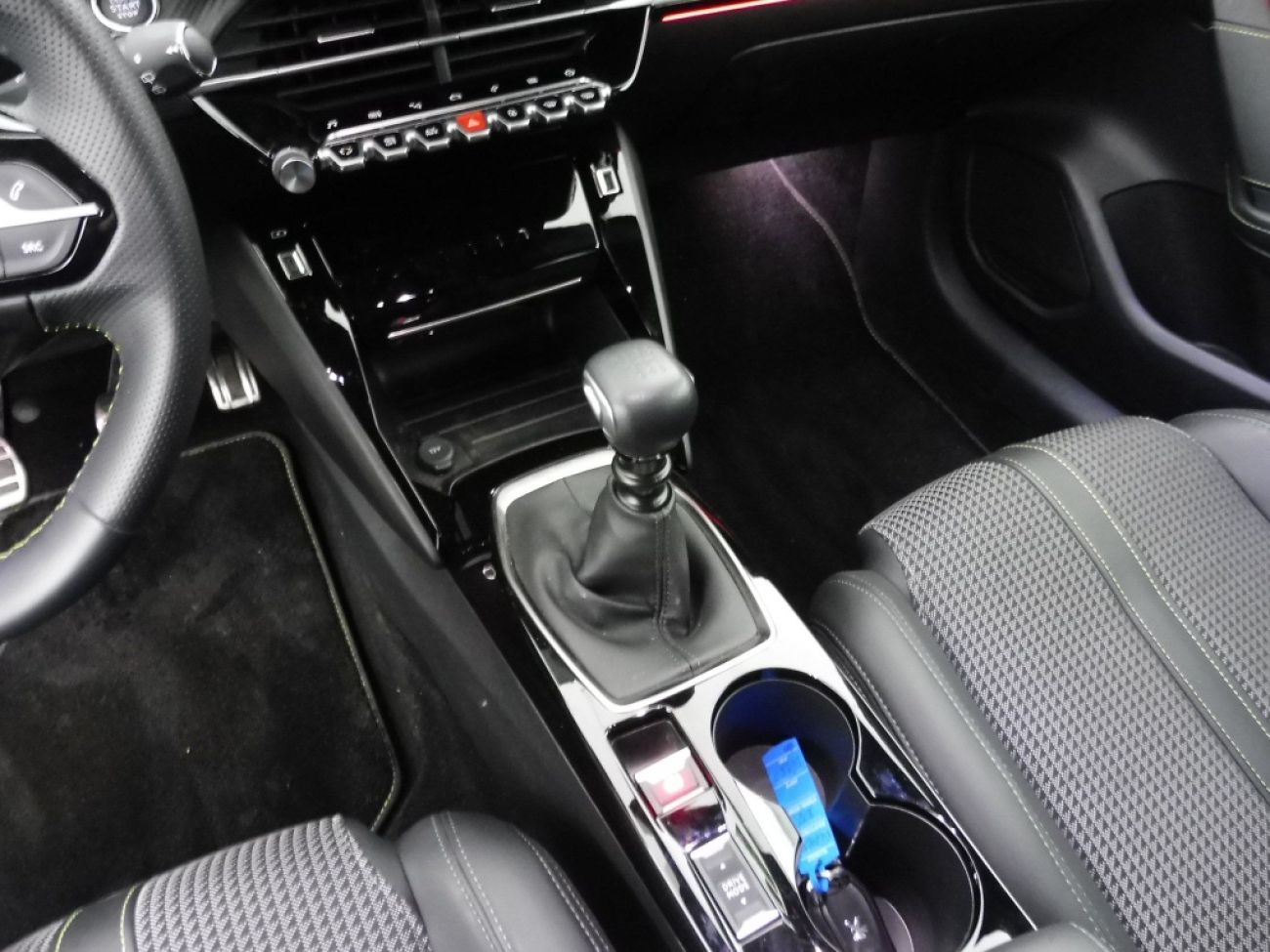 Mandataire PEUGEOT 208 1.2 PURETECH 100CH S&S GT