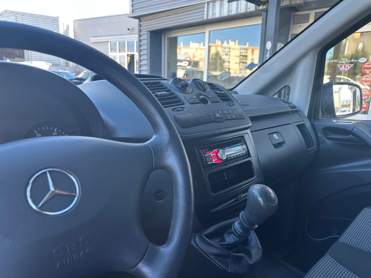 Mandataire MERCEDES-BENZ VITO FOURGON 110 CDI 2.8t COMPACT 6 places