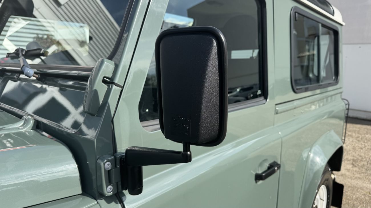Mandataire LAND ROVER DEFENDER 90 II STATION WAGON 2.4 TD4 122 Station Wagon E