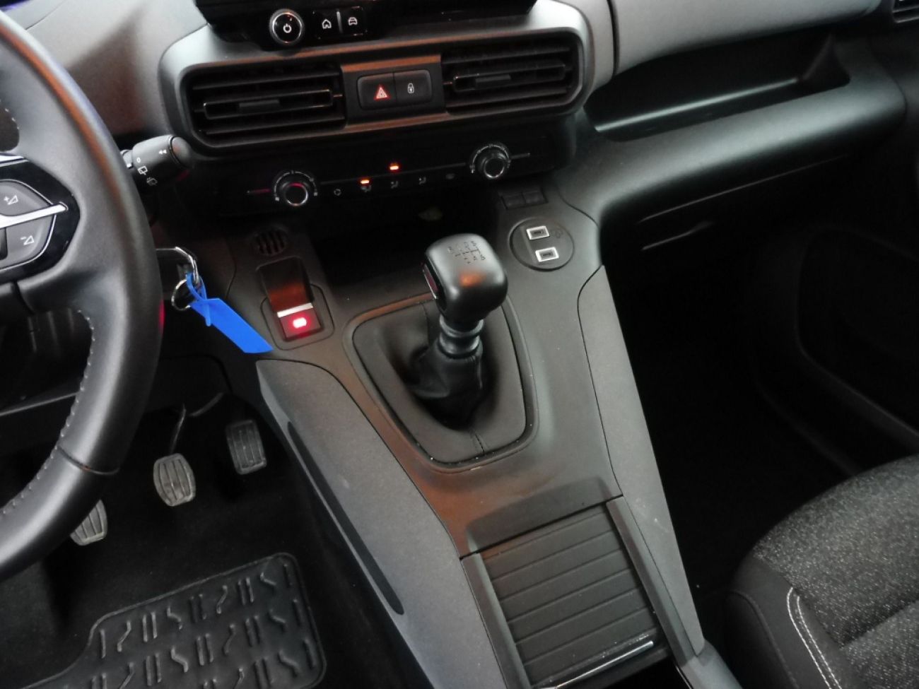 Mandataire PEUGEOT RIFTER TAILLE M - 1.5 BLUEHDI 100CH S&S ALLURE 5 PLACES