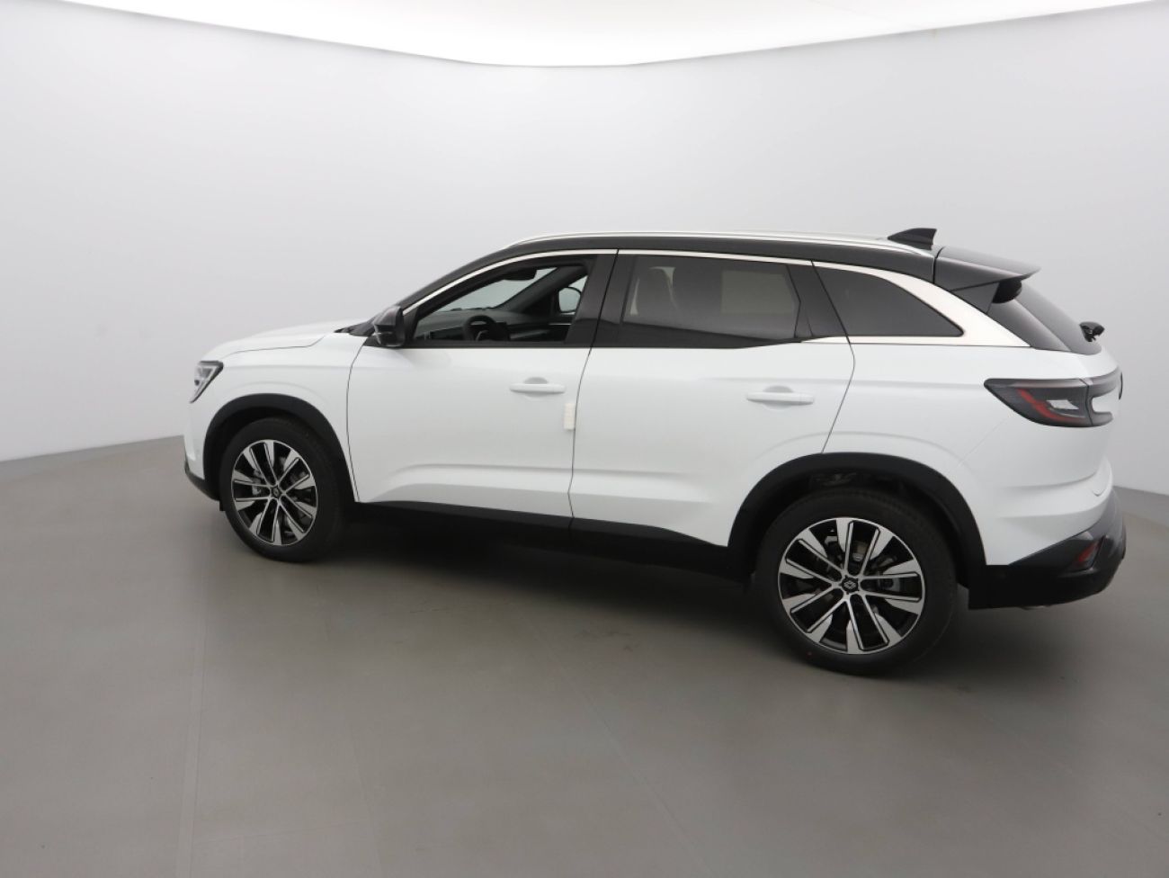 Mandataire RENAULT Austral 1.2 E-TECH FULL HYBRID 200CH TECHNO - 24