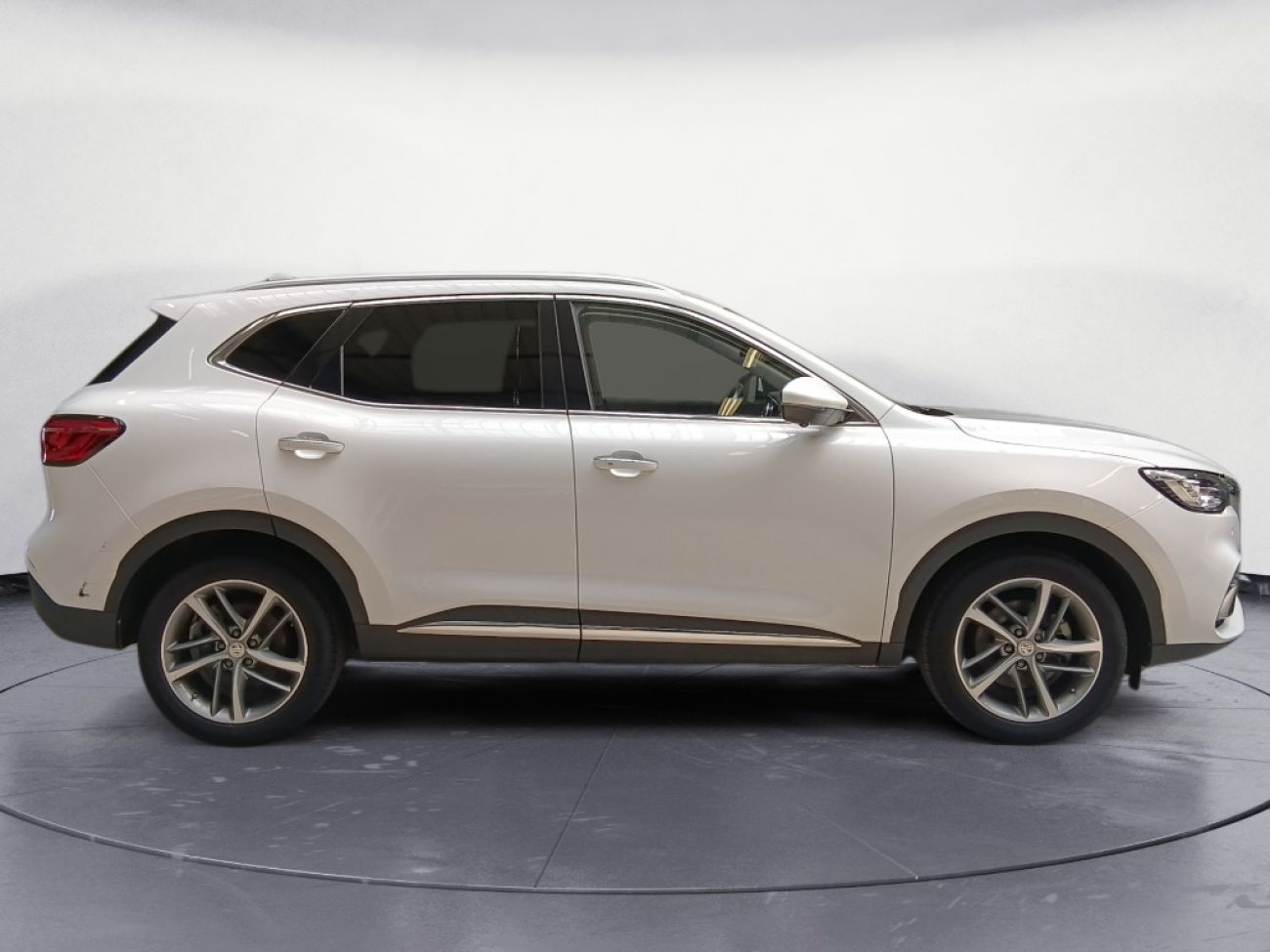 Mandataire MG HS 1.5 T-GDI 162 AT luxury