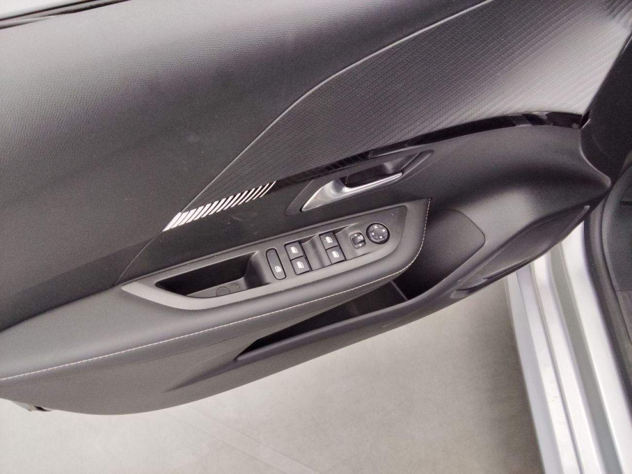 Mandataire PEUGEOT 208 1.2 100CH S&S ALLURE