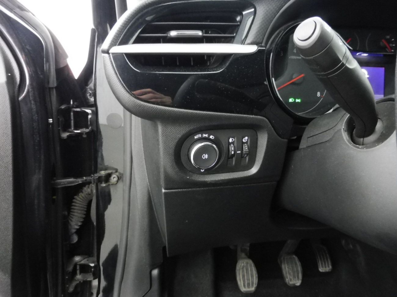 Mandataire Opel Corsa 1.2 100edition